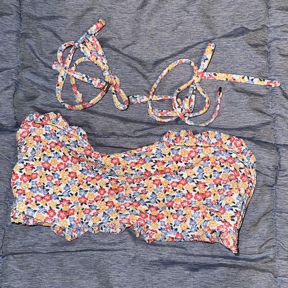 NWT Hollister Floral Bikini - Picture 2 of 5